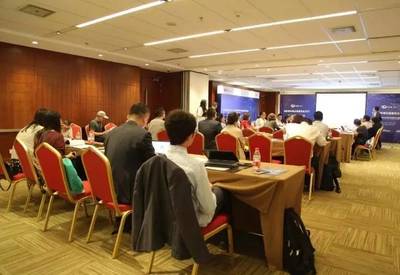 儲(chǔ)能峰會(huì)首日盛況 八方來客齊聚，共繪能源變革新藍(lán)圖